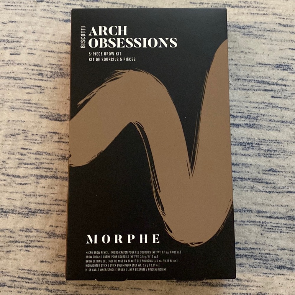 Morphy arch obsessions Five piece brow kit in color biscotti.